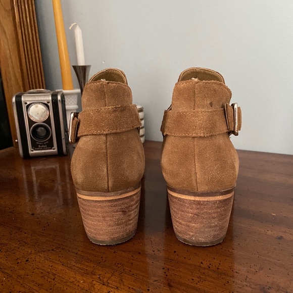 Susina Aby Suede Ankle Booties Sz 8.5 Light Brown - Picture 3 of 8